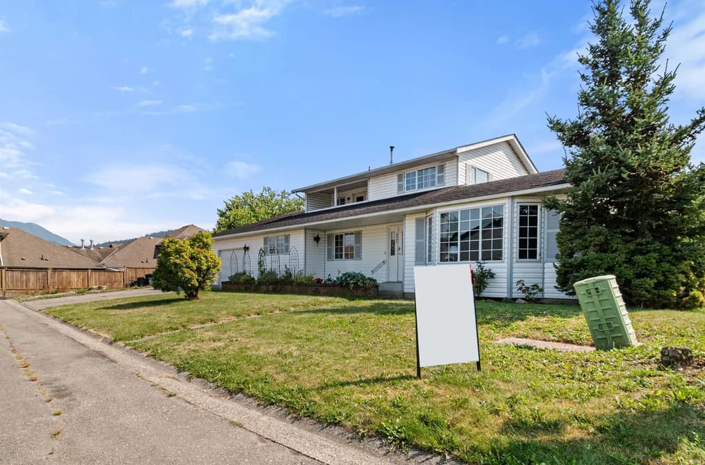 6442 SWANSON STREET, Chilliwack, BC — Residential for Sale - Main Photo