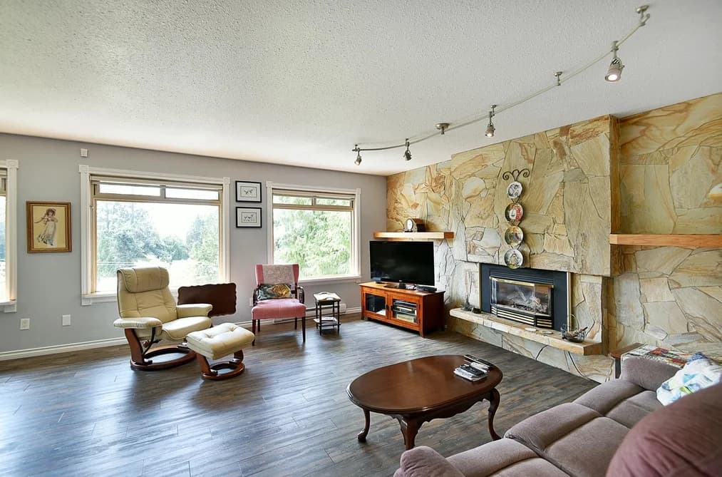 6450 JASPER ROAD, Sechelt, BC — Residential for Sale - Main Photo