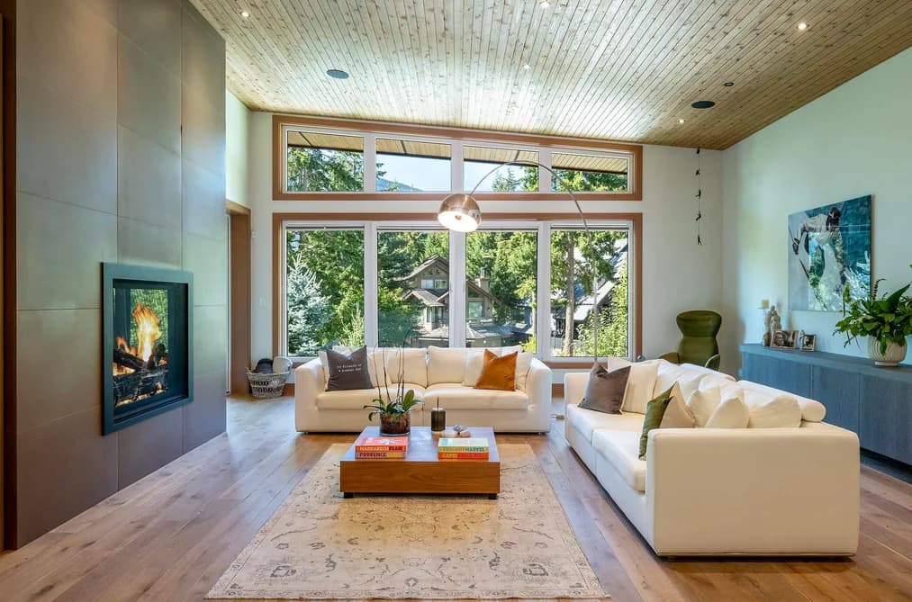 6464 ST ANDREWS WAY, Whistler, BC — Residential for Sale - Photo 2