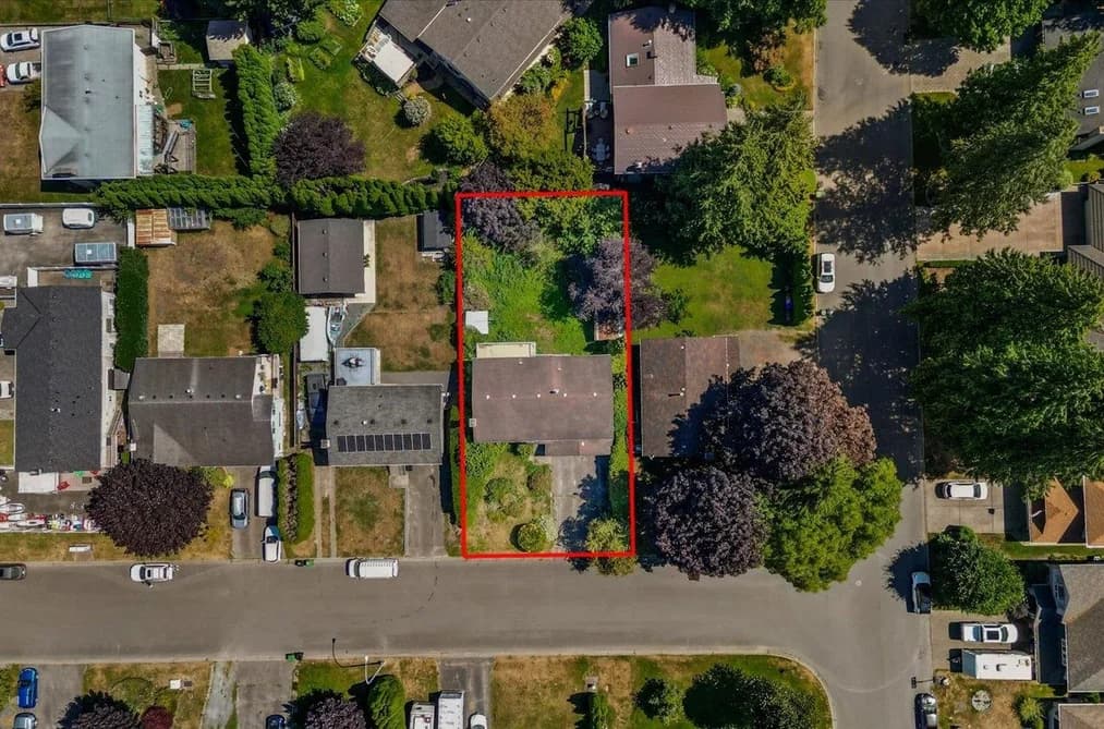 6466 TRENT STREET, Chilliwack, BC — Residential for Sale - Photo 2