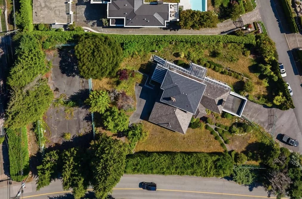 650 Southborough Drive, West Vancouver, BC - MLS: R3179622 - Photo 2 650 Southborough Drive, West Vancouver, BC - MLS: R3179622 - Photo 2