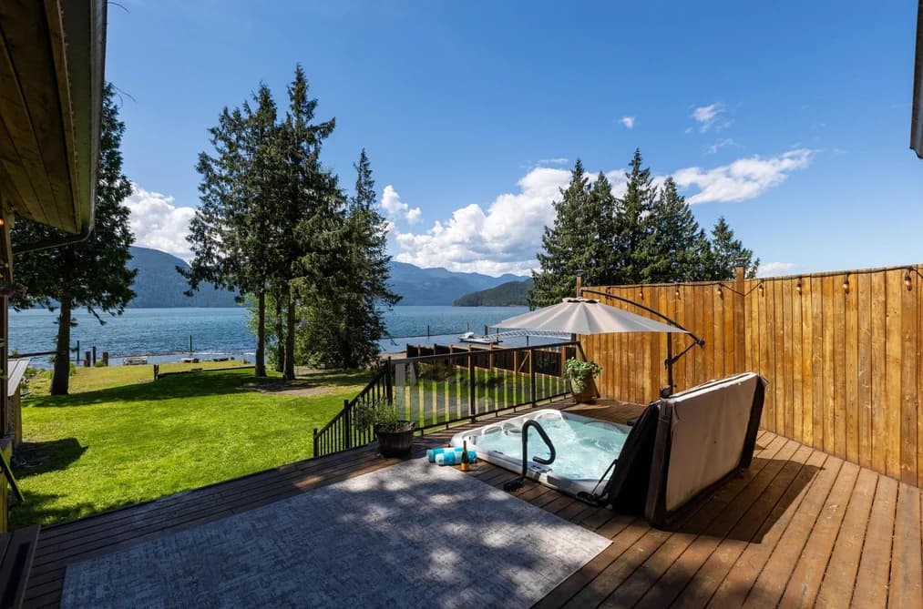 6535 ROCKWELL DRIVE, Harrison Hot Springs, BC — Residential for Sale - Main Photo