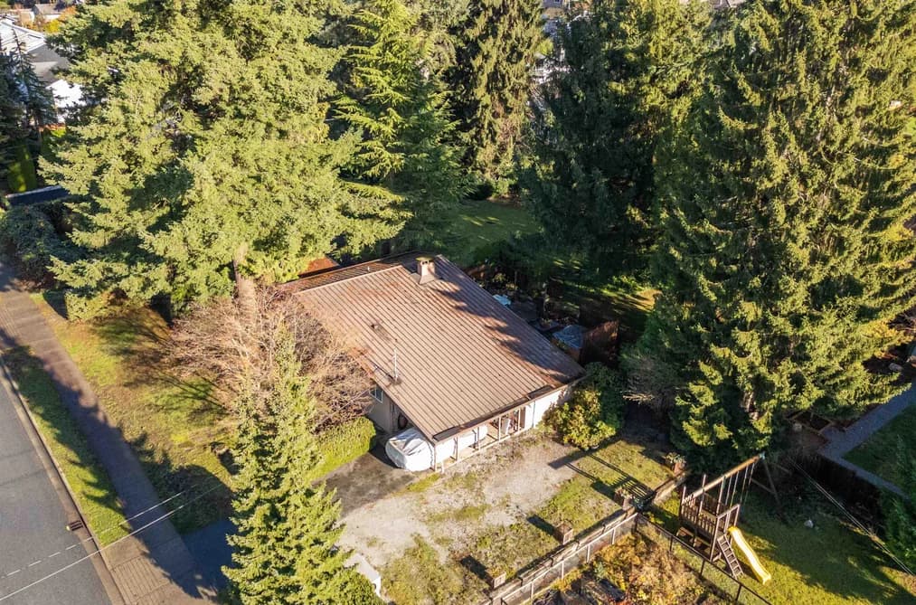655 MACINTOSH STREET, Coquitlam, BC — Residential for Sale - Photo 2
