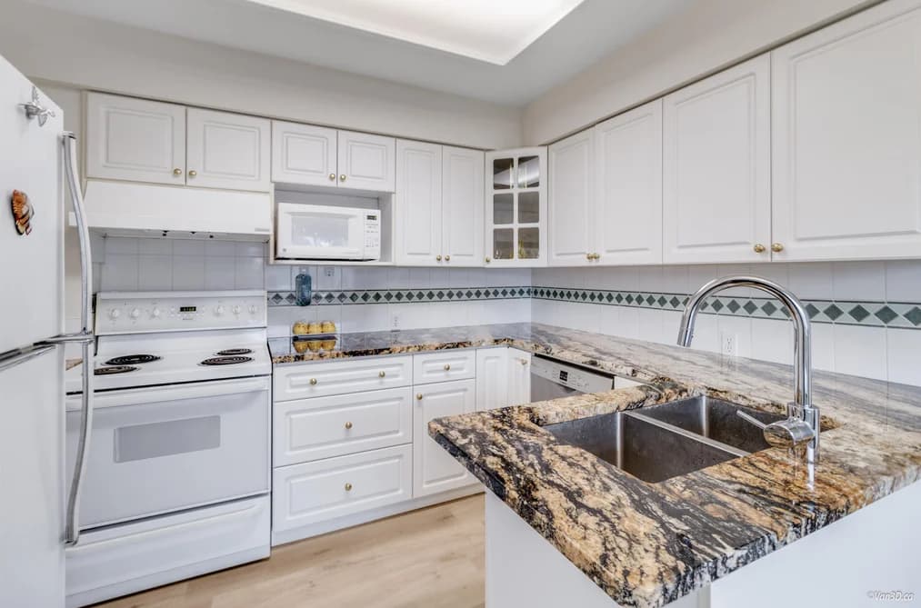 6555 ST. CHARLES PLACE, Burnaby, BC — Residential for Sale - Photo 2