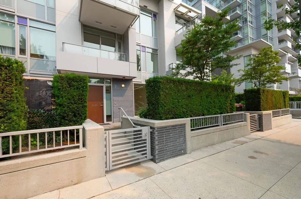 6556 NELSON AVENUE, Burnaby, BC — Residential for Sale - Main Photo