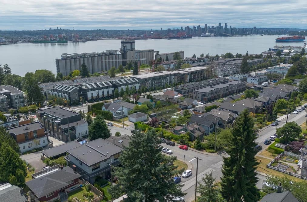 658 E 3RD STREET, North Vancouver, BC — Land for Sale - Main Photo