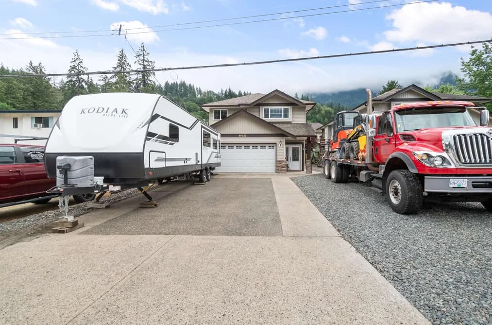 66022 PARK AVENUE, Hope, BC — Residential for Sale - Photo 2