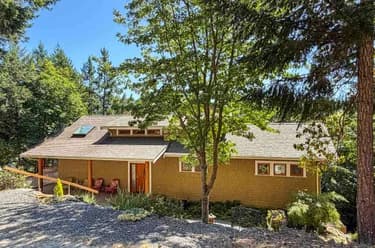House for sale at 6608 Razor Point Road Pender Island British Columbia - MLS: R3137476