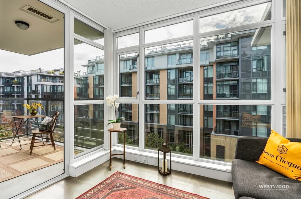 661 - 2080 W Broadway, Vancouver, BC - MLS: R3164285 - Photo 1 661 - 2080 W Broadway, Vancouver, BC - MLS: R3164285 - Photo 1