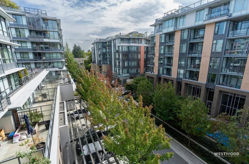 661 - 2080 W Broadway, Vancouver, BC - MLS: R3164285 - Photo 2 661 - 2080 W Broadway, Vancouver, BC - MLS: R3164285 - Photo 2