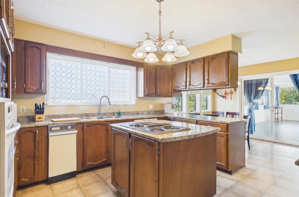 6631 HOPEDALE ROAD, Sardis - Greendale BC V2R 4L4, Sardis - Greendale, BC — Residential for Sale - Photo 2