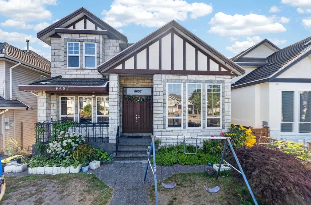 6657 128 STREET, Surrey, BC — Residential for Sale - Photo 2