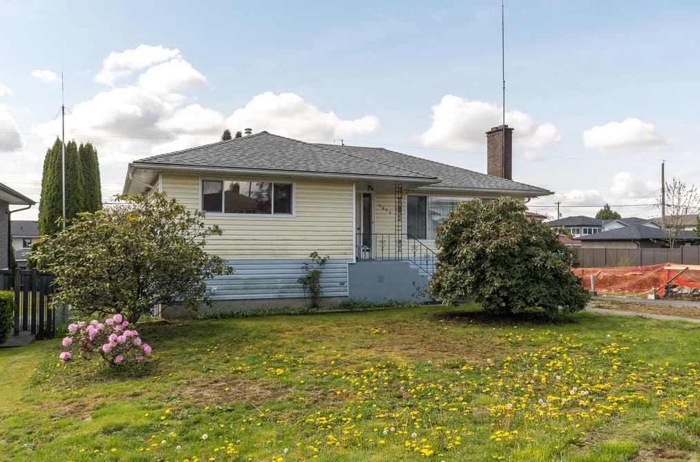 6664 CHARLES STREET, Burnaby, BC — Residential for Sale - Photo 2