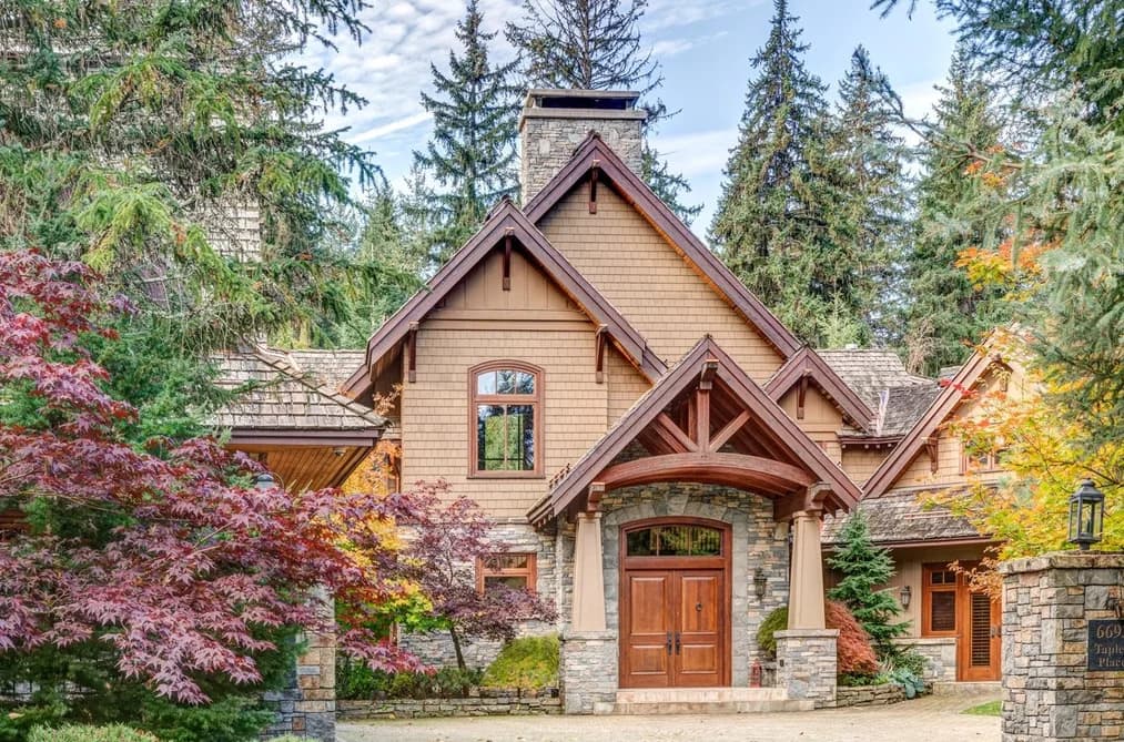 6693 TAPLEY PLACE, Whistler, BC — Residential for Sale - Photo 2