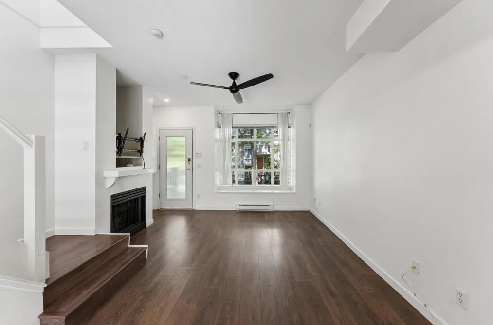6702 VILLAGE GREEN, Burnaby, BC — Residential for Sale - Photo 2