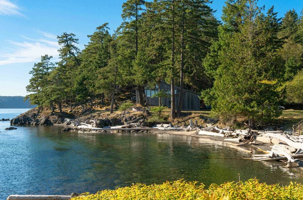 671 DINNER BAY ROAD, Mayne Island, BC — Residential for Sale - Photo 2