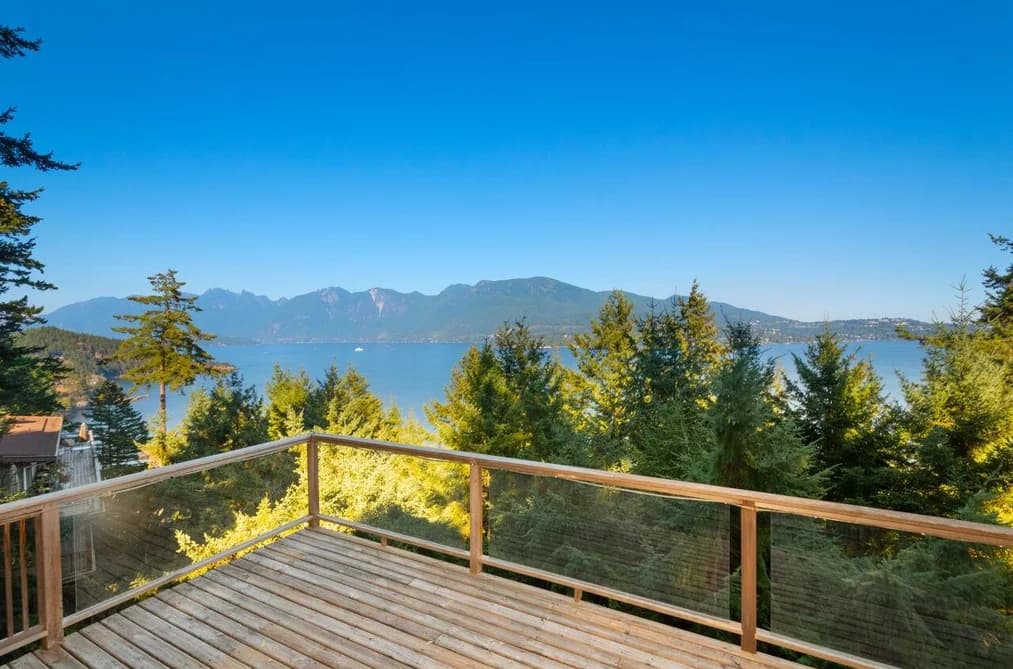 671 TAYLOR ROAD, Bowen Island, BC — Residential for Sale - Photo 2