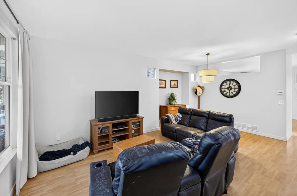6718 185 STREET, Surrey, BC — Residential for Sale - Photo 2