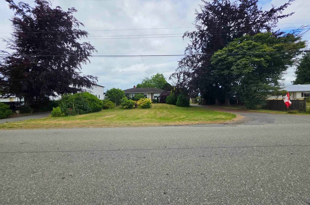 672 COLUMBIA STREET, Abbotsford, BC — Residential for Sale - Main Photo