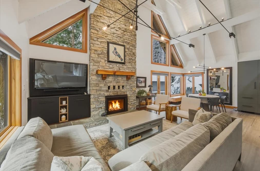6725 CRABAPPLE DRIVE, Whistler, BC — Residential for Sale - Photo 2