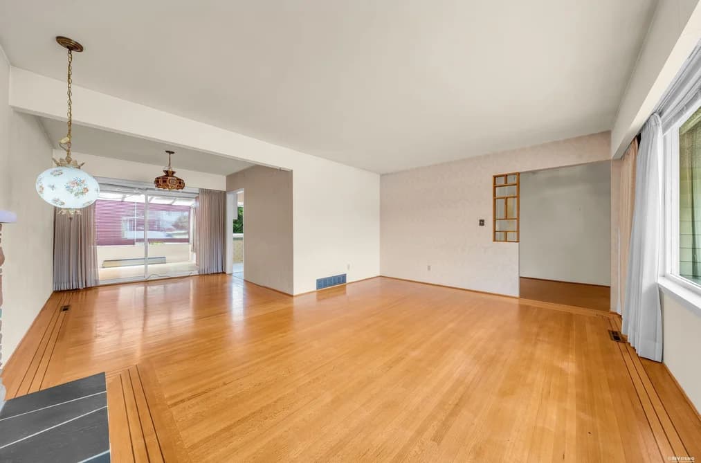 6730 6TH STREET, Burnaby, BC — Residential for Sale - Photo 2