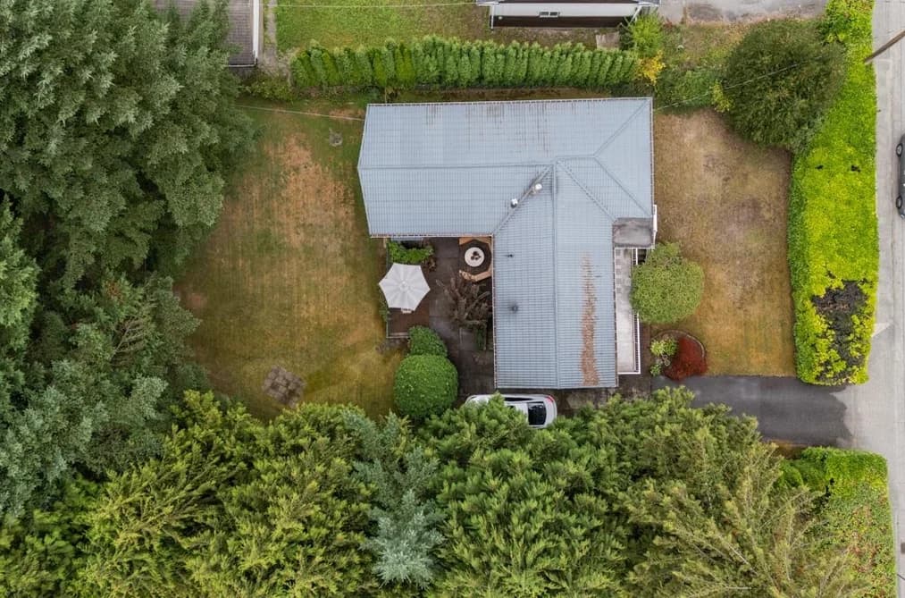 674 BLUE MOUNTAIN STREET, Coquitlam, BC — Residential for Sale - Photo 2