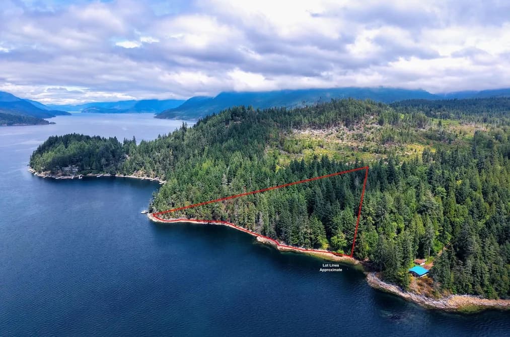 6787 SECHELT INLET ROAD, Sechelt, BC — Residential for Sale - Photo 2