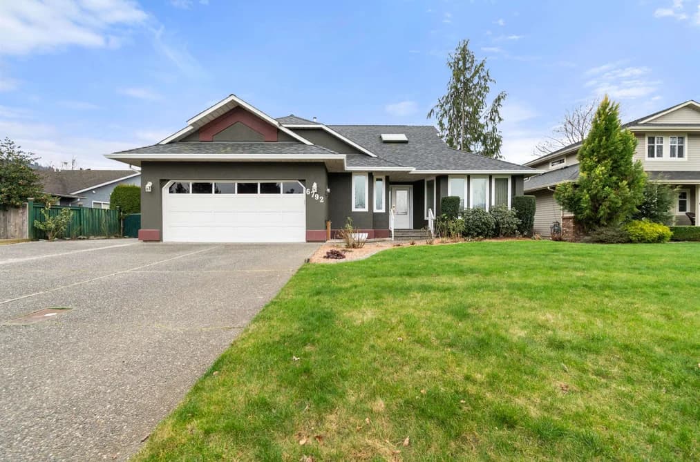 6792 HENRY STREET, Chilliwack, BC — Residential for Sale - Main Photo