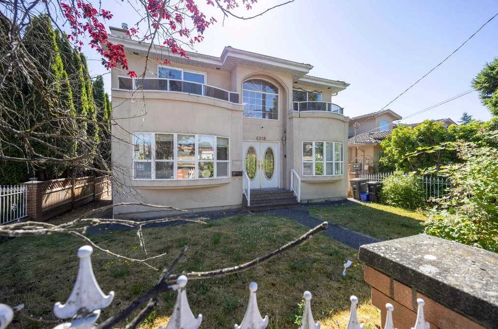 6818 GILLEY AVENUE, Burnaby, BC — Residential for Sale - Photo 2