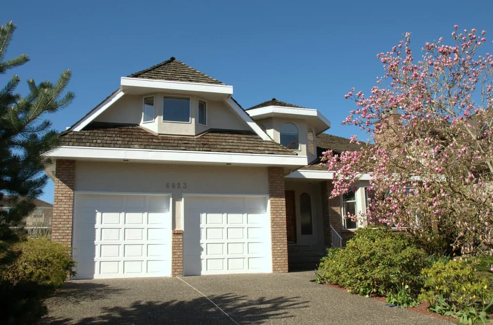 6823 GRANT PLACE, Burnaby, BC — Residential for Sale - Main Photo