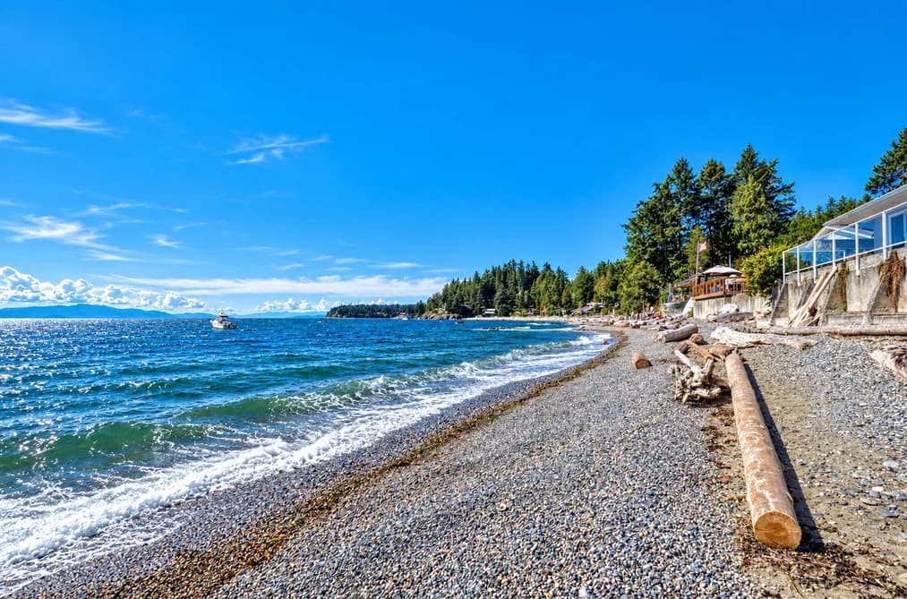 6833 SUNSHINE COAST HIGHWAY, Sechelt, BC — Residential for Sale - Main Photo