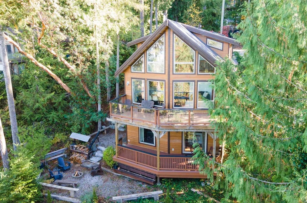 6855 Seaview Road, Sechelt, BC - House for Sale - Photo 2 of 40