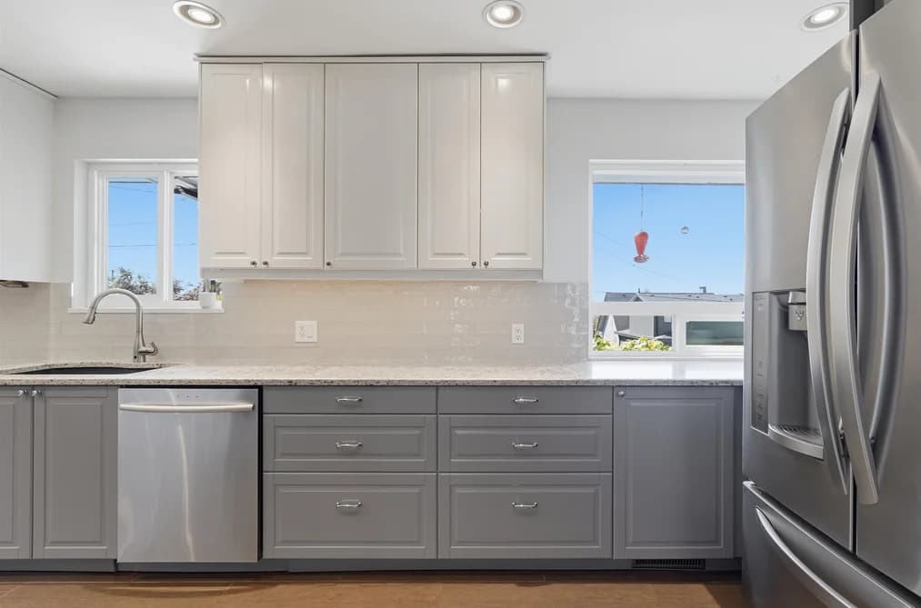 6876 HYCREST DRIVE, Burnaby, BC — Residential for Sale - Photo 2