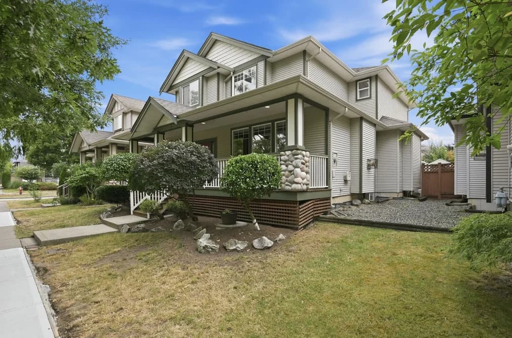 6888 189TH STREET, Surrey, BC — Residential for Sale - Photo 2