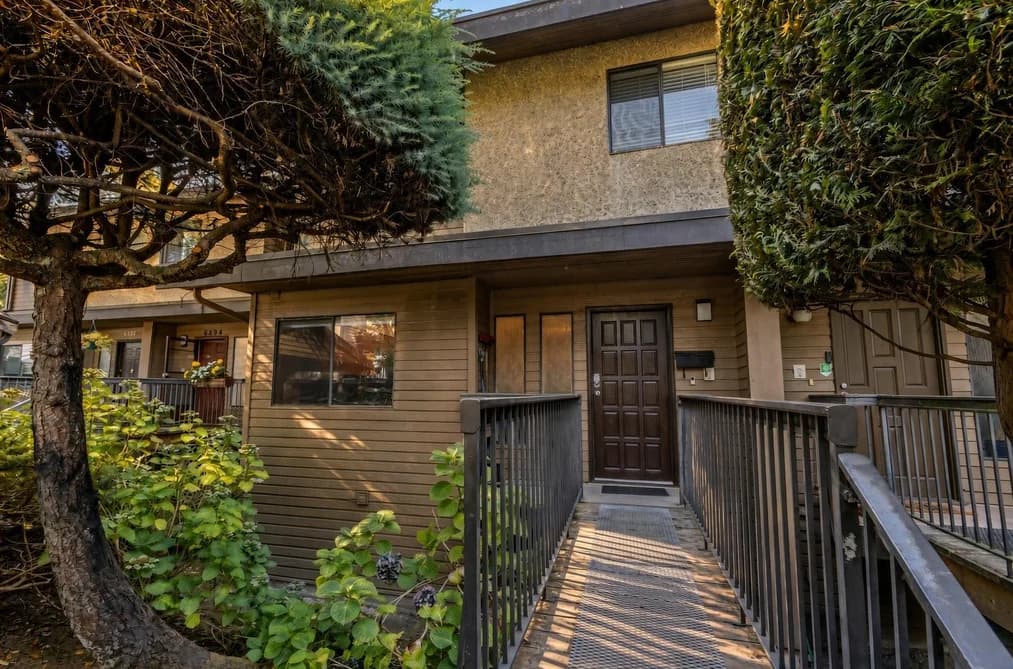 6890 BEECHCLIFFE DRIVE, Burnaby BC V5B 4R3 - Photo 1
