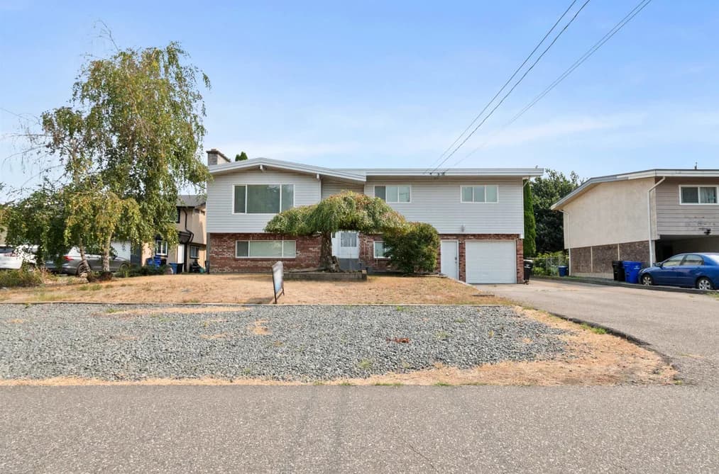 6890 CENTENNIAL DRIVE, Chilliwack, BC — Residential for Sale - Main Photo