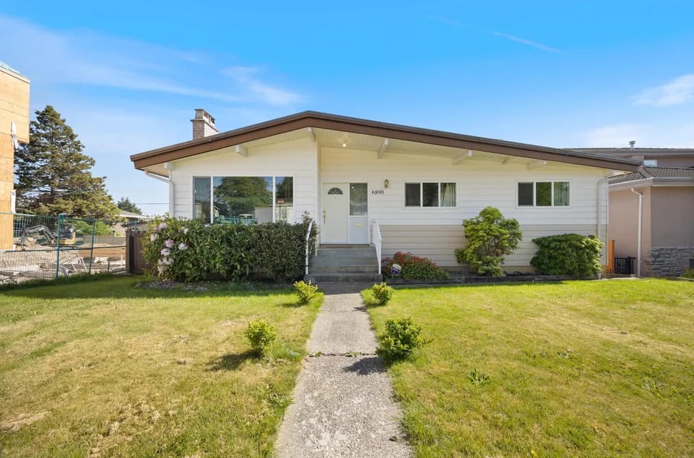 6890 HYCREST DRIVE, Burnaby, BC — Residential for Sale - Main Photo