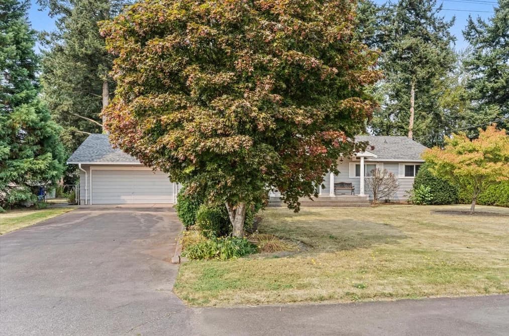 6895 CENTENNIAL DRIVE, Chilliwack, BC — Residential for Sale - Photo 2