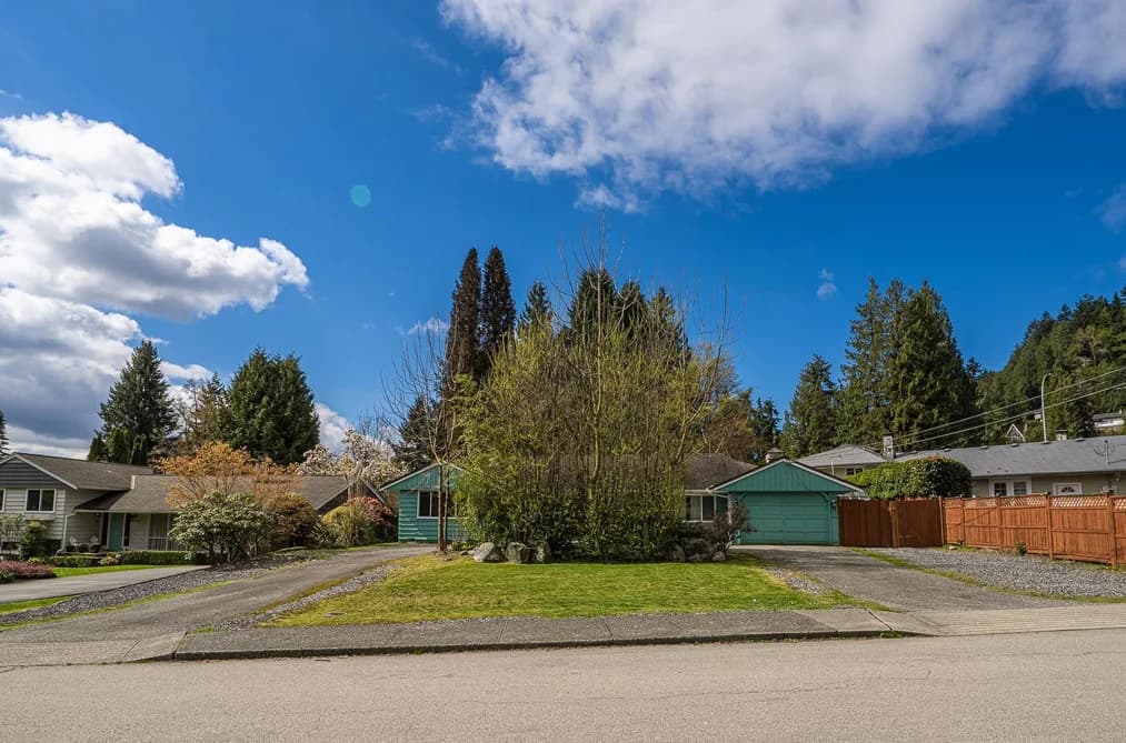 690 BURLEY DRIVE, West Vancouver, BC — Residential for Sale - Photo 2