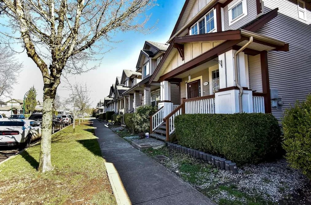 6914 190 STREET, Surrey, BC — Residential for Sale - Photo 2