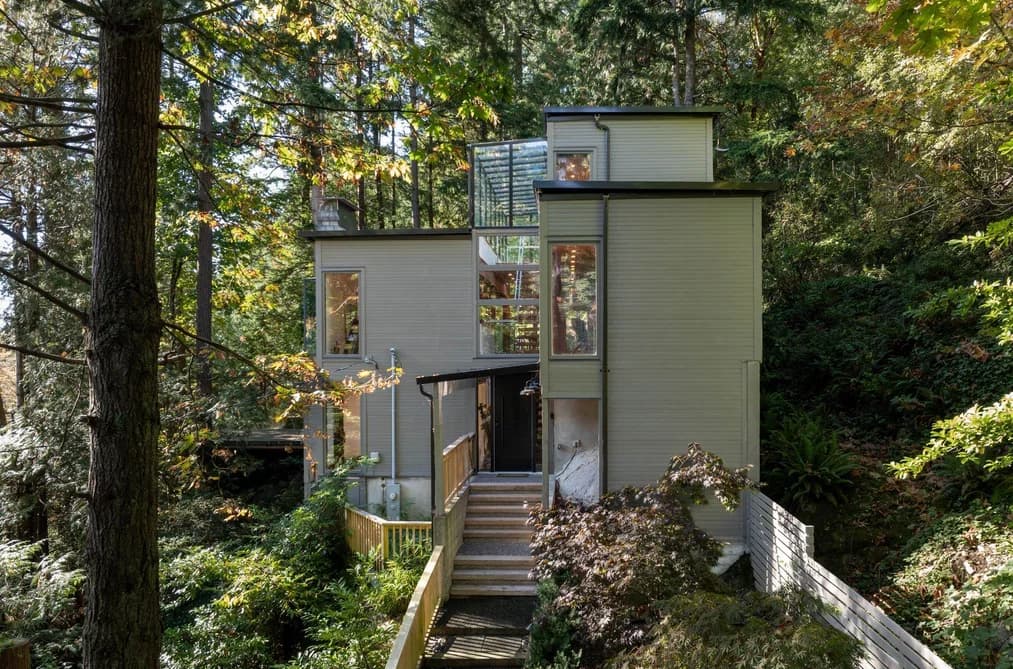 6915 Marine Drive, West Vancouver, BC - House for Sale - Main Photo 6915 Marine Drive, West Vancouver, BC - House for Sale - Main Photo