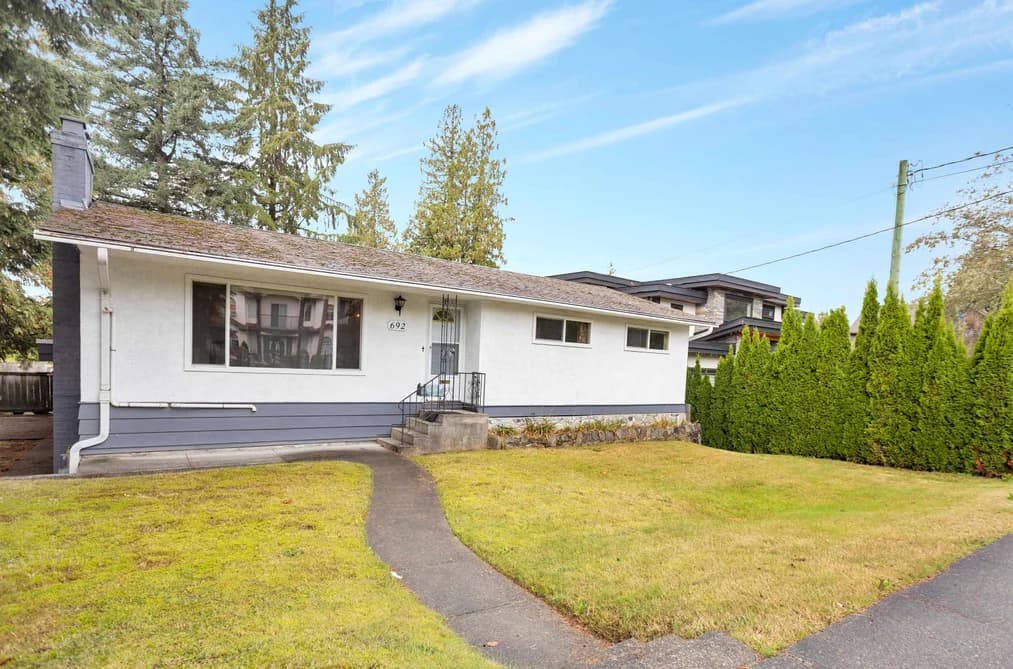 692 BLUE MOUNTAIN STREET, Coquitlam, BC — Residential for Sale - Main Photo