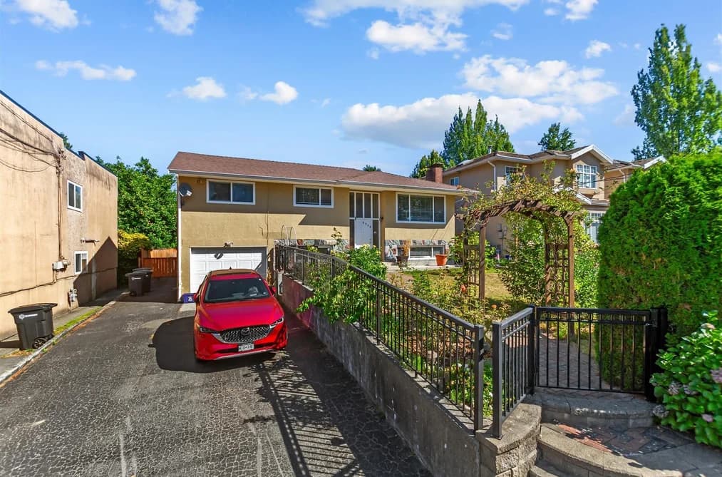 6949 HALIFAX STREET, Burnaby, BC — Residential for Sale - Photo 2
