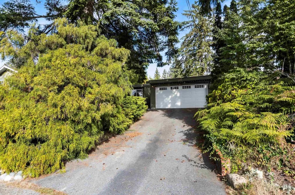 695 MACINTOSH STREET, Coquitlam, BC — Residential for Sale - Photo 2