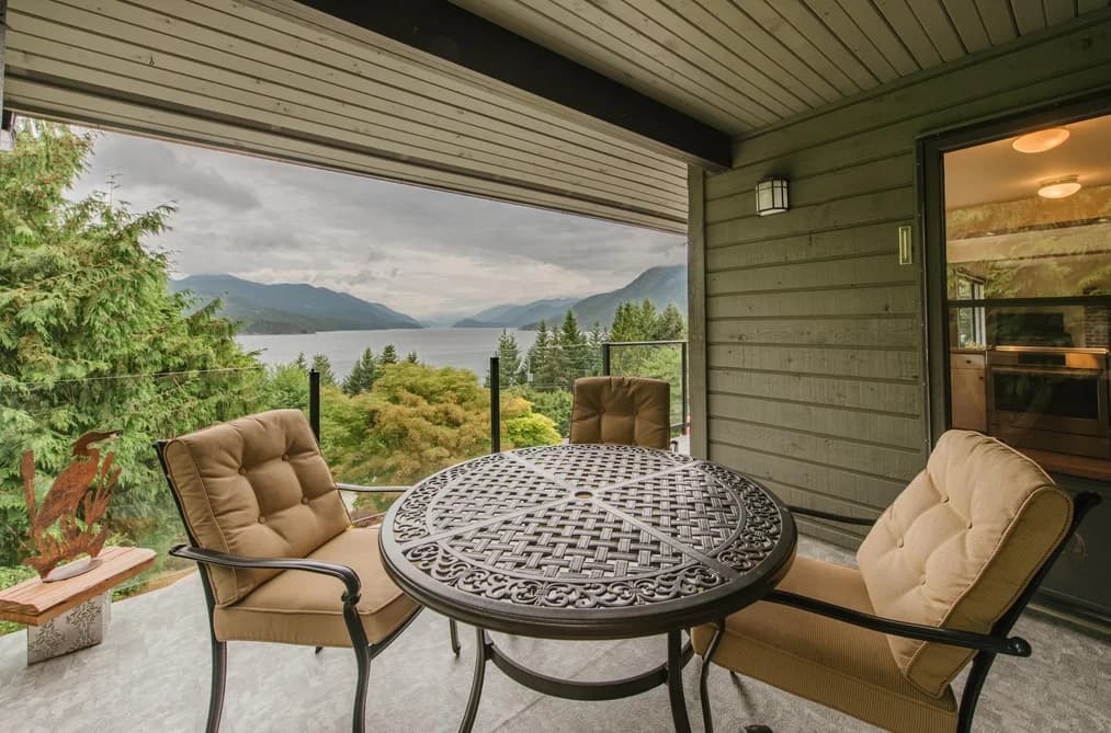 6950 PORPOISE DRIVE, Sechelt, BC — Residential for Sale - Main Photo