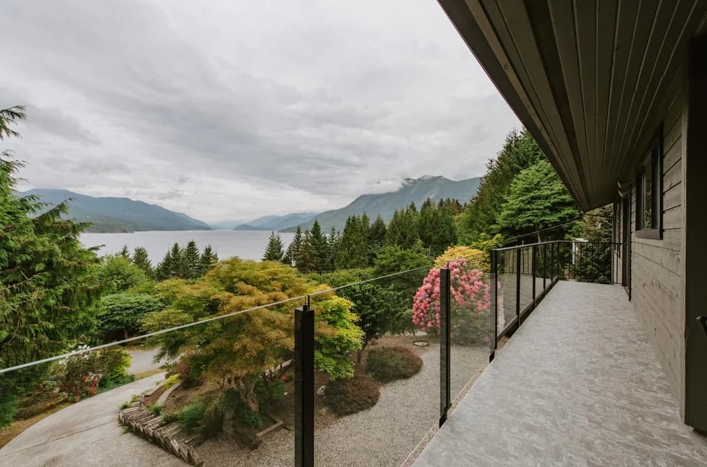 6950 PORPOISE DRIVE, Sechelt, BC — Residential for Sale - Photo 2