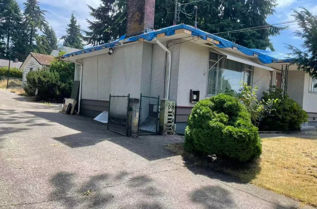 697 FAIRVIEW STREET, Coquitlam, BC — Residential for Sale - Photo 2