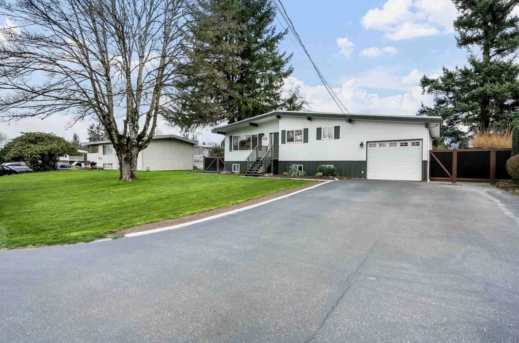 6970 CENTENNIAL DRIVE, Chilliwack, BC — Residential for Sale - Photo 2