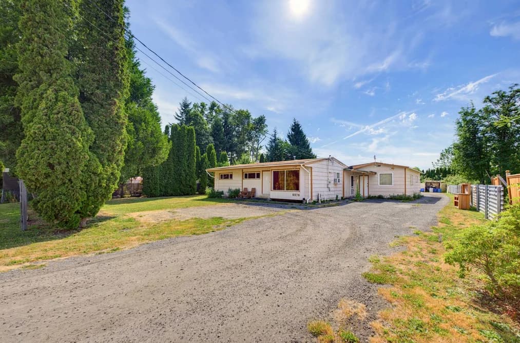 6976 GLOVER ROAD, Langley, BC — Residential for Sale - Photo 2