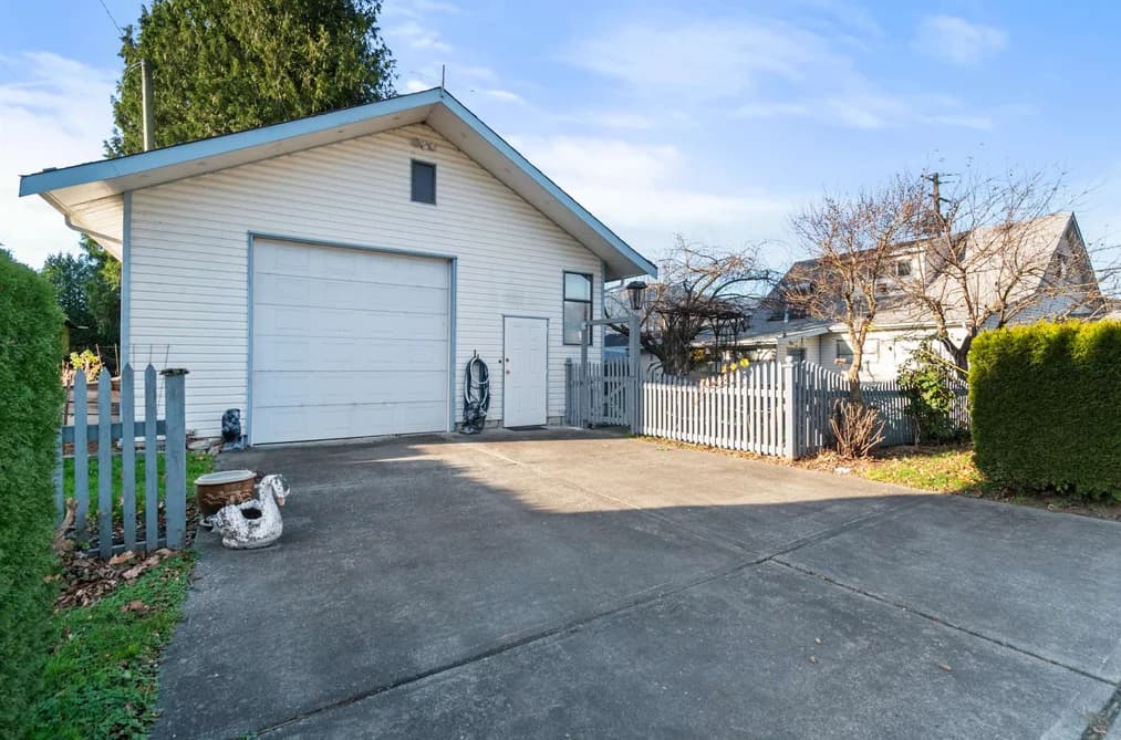 6994 CHEAM AVENUE, Agassiz, BC — Residential for Sale - Photo 2
